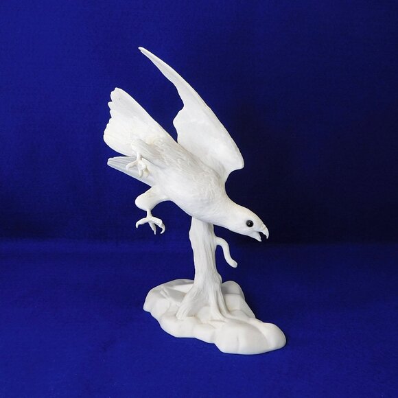 Majestic Wanderer Figurine Hawk / Falcon  Jonathan Bronson Franklin Porcelain - Picture 2 of 10